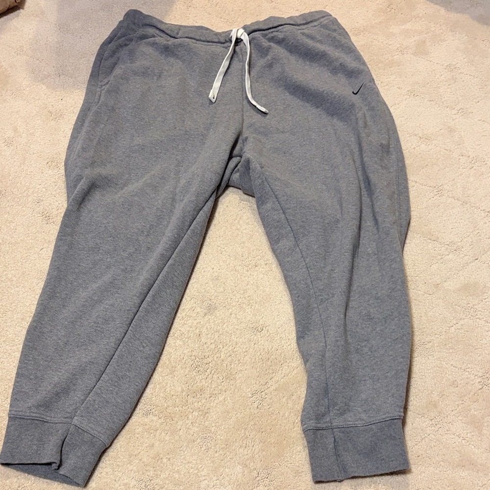 Nike Gray Fleece Joggers with White Drawstring & Nike Logo 1X